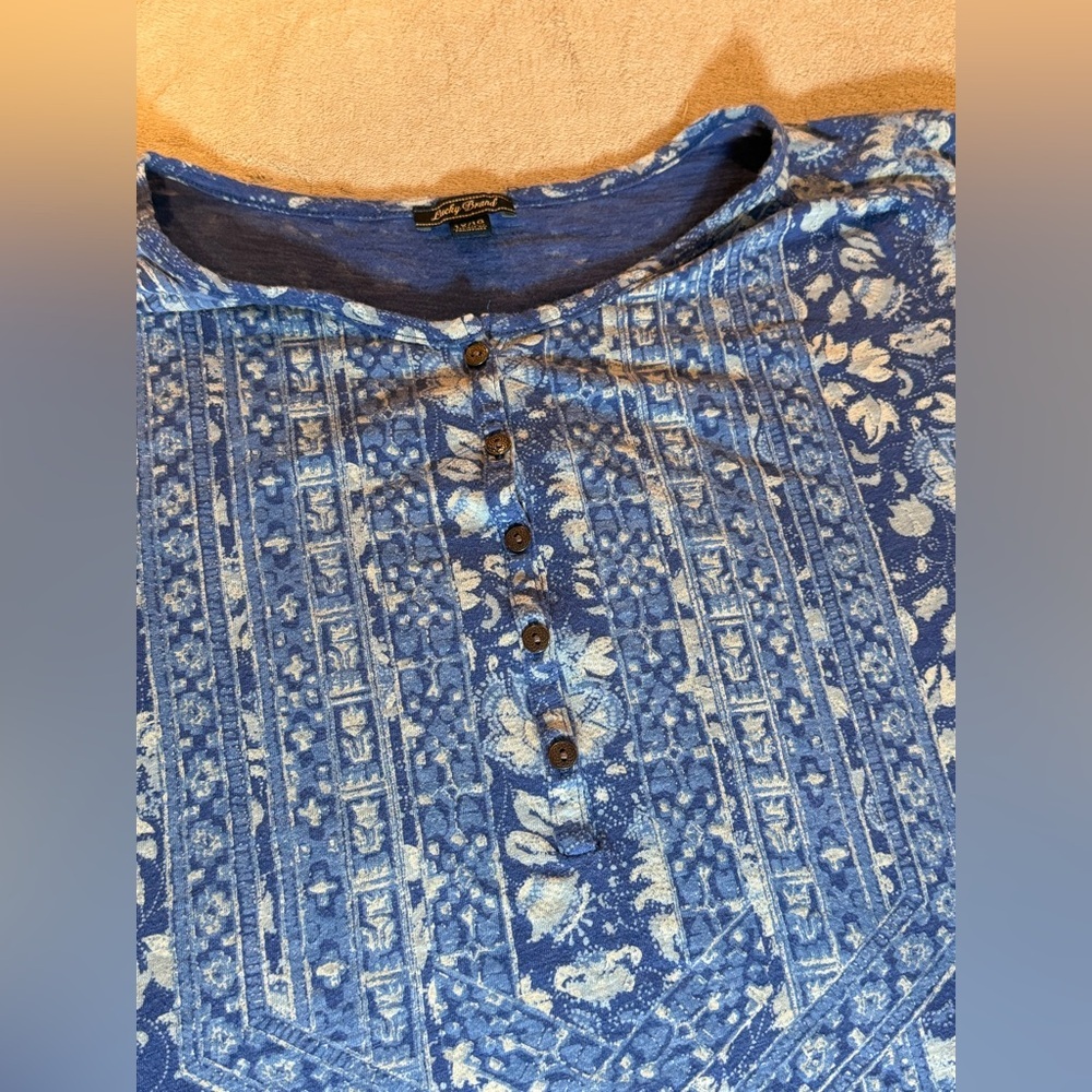 Lucky Brand Blue White Boho Floral Pileated V-Neck Tunic Blouse Top Plus Size 1X - Picture 7 of 11